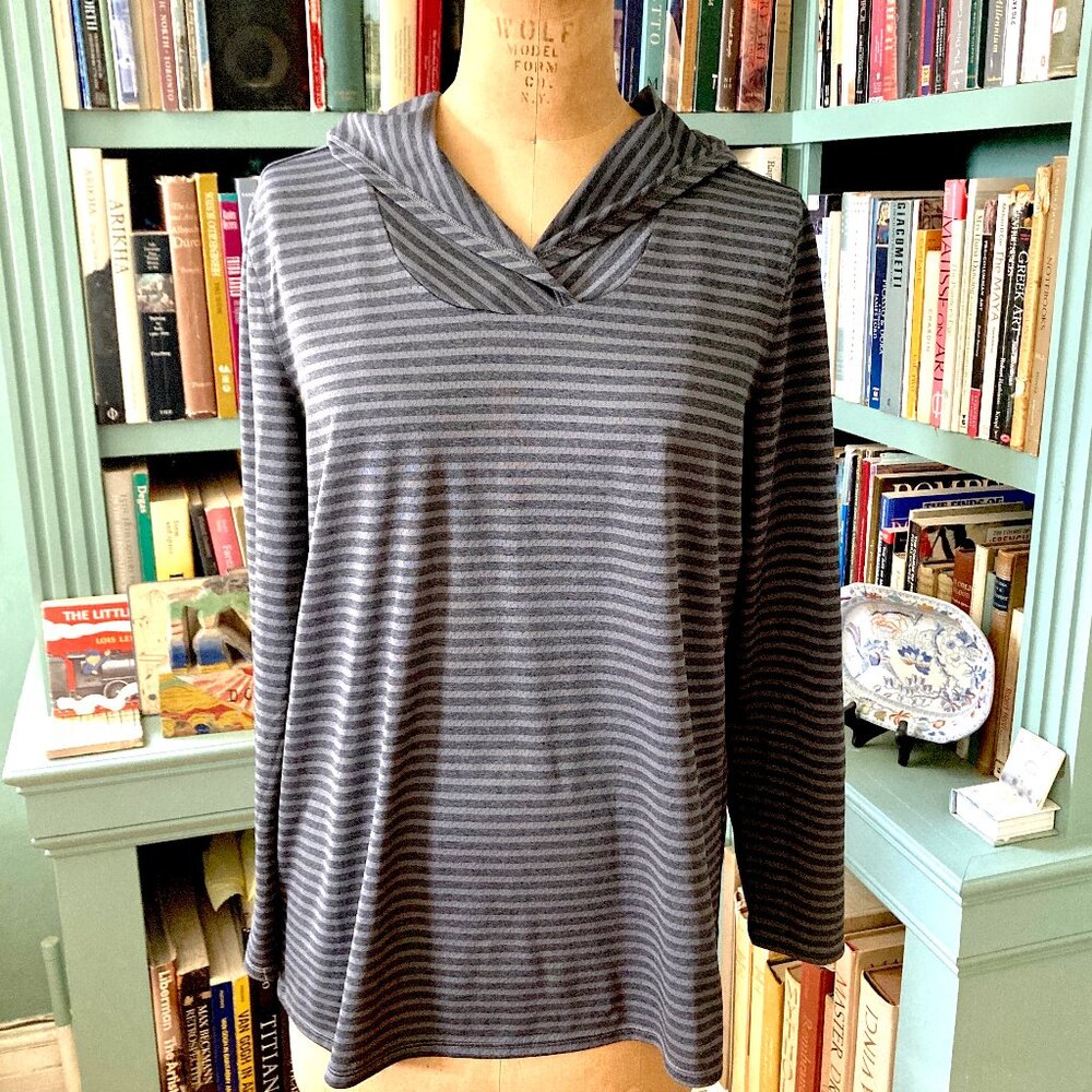 Eddie Bauer Lightweight Hooded Pullover